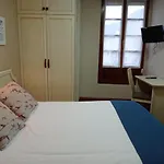 Hotel Robles *