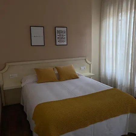 Robles Hotel *