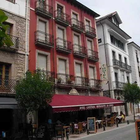 Hotel Robles