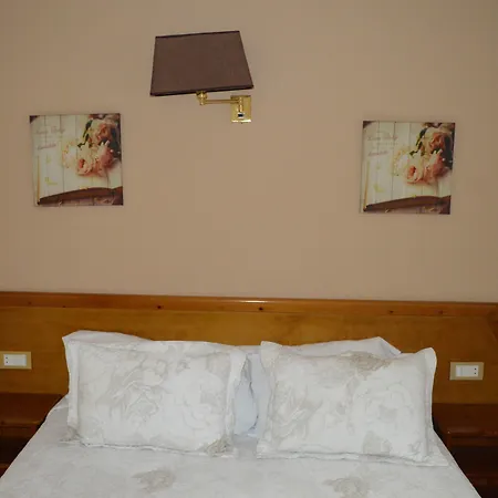 Robles Hotel