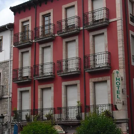 Hotel Robles *