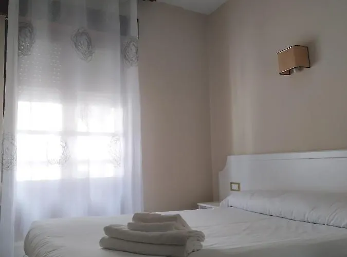 מלון Robles Onís